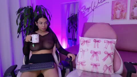 Emmy and Luna  online show from 29, 4, 2026