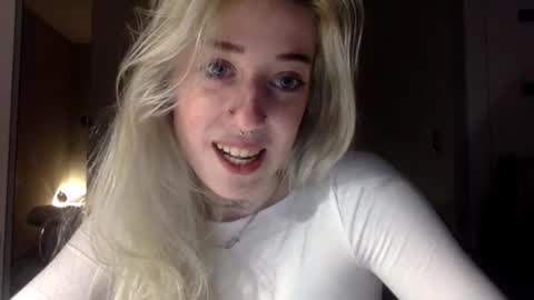 Snapshot of emmydesire chatting on 9, 3, 2026 Emmy online show from 9, 3, 2026