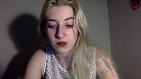 Snapshot of emmydesire chatting on 12, 3, 2026 Emmy online show from 12, 3, 2026