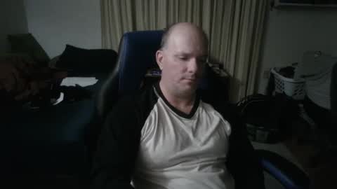 Snapshot of emsguy1 chatting on 12, 10, 2025 Matt online show from 12, 10, 2025