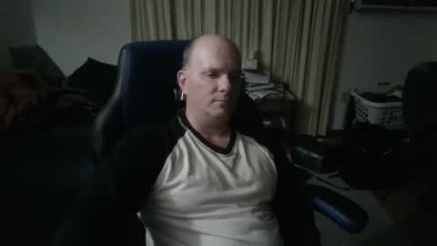 Snapshot of emsguy1 chatting on 13, 10, 2025 Matt online show from 13, 10, 2025