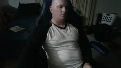 Snapshot of emsguy1 chatting on 26, 10, 2025 Matt online show from 26, 10, 2025