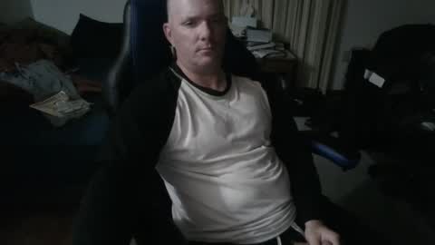 Snapshot of emsguy1 chatting on 29, 10, 2025 Matt online show from 29, 10, 2025