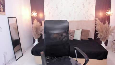 Snapshot of emy_ly chatting on 21, 6, 2026 emy online show from 21, 6, 2026