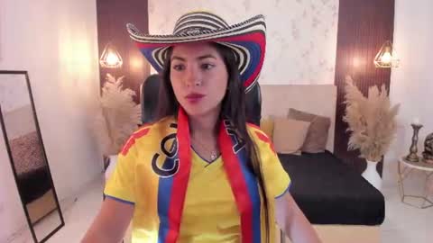 Snapshot of emy_ly chatting on 7, 7, 2026 emy online show from 7, 7, 2026