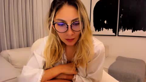 emyconneer online show from 24, 1, 2025