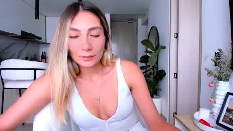 emyconneer online show from 5, 2, 2025