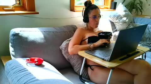 emyxxl online show from 7, 7, 2026