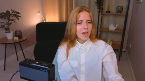 enchanted_bella online show from 15, 12, 2025