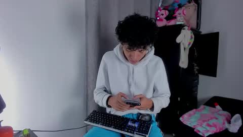 Snapshot of energy_lover137 chatting on 31, 3, 2026 Salo online show from 31, 3, 2026