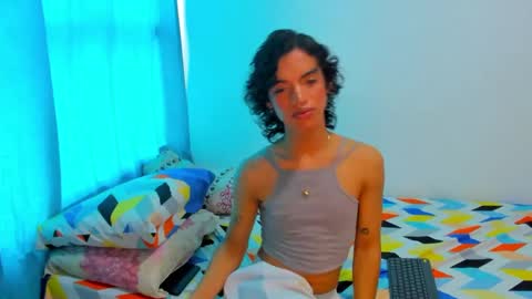 Snapshot of engel20042001 chatting on 19, 12, 2024 engel20042001 online show from 19, 12, 2024