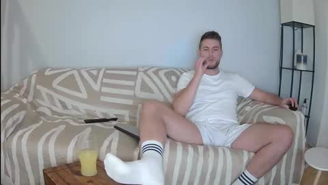 Englishladxxx online show from 7, 5, 2026
