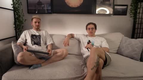 Snapshot of enjohnny chatting on 7, 3, 2025 Johnny online show from 7, 3, 2025