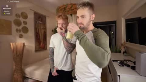 Snapshot of enjohnny chatting on 7, 10, 2025 Johnny online show from 7, 10, 2025