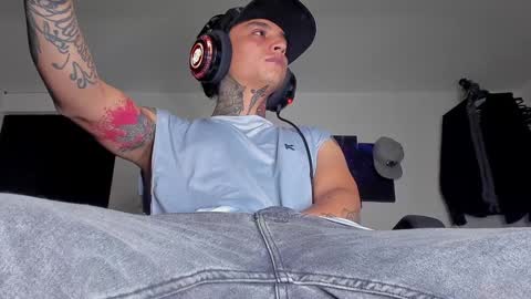 Snapshot of enjoymycock99 chatting on 4, 12, 2024 enjoymycock99 online show from 4, 12, 2024