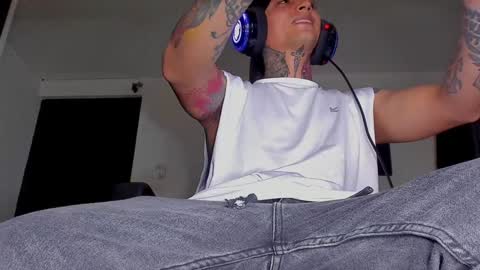 Snapshot of enjoymycock99 chatting on 17, 12, 2024 enjoymycock99 online show from 17, 12, 2024