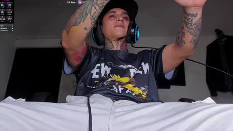 Snapshot of enjoymycock99 chatting on 19, 12, 2024 enjoymycock99 online show from 19, 12, 2024