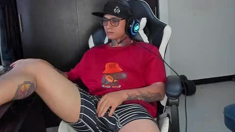 Snapshot of enjoymycock99 chatting on 5, 3, 2025 enjoymycock99 online show from 5, 3, 2025