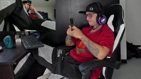 Snapshot of enjoymycock99 chatting on 8, 3, 2025 enjoymycock99 online show from 8, 3, 2025