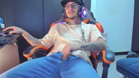 Snapshot of enjoymycock99 chatting on 16, 11, 2025 enjoymycock99 online show from 16, 11, 2025