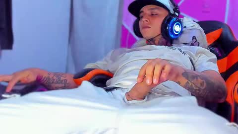 Snapshot of enjoymycock99 chatting on 20, 3, 2026 enjoymycock99 online show from 20, 3, 2026