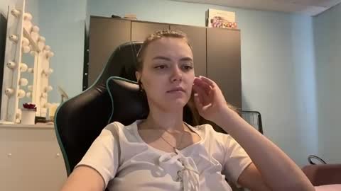 Lily online show from 21, 4, 2026