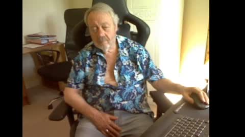 Snapshot of erasmus_d chatting on 3, 7, 2026 erasmus_d online show from 3, 7, 2026