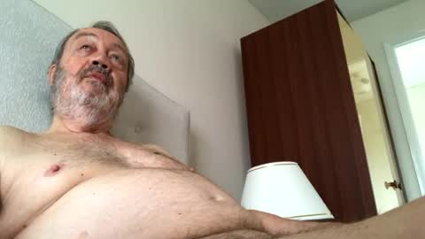 Snapshot of erasmus_d chatting on 5, 8, 2026 erasmus_d online show from 5, 8, 2026