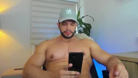 Snapshot of erick_thompson chatting on 17, 6, 2026 Erick Thompson online show from 17, 6, 2026