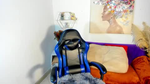 Snapshot of erika_lyrics chatting on 25, 2, 2026 E R I K A - L Y R I C S online show from 25, 2, 2026