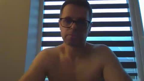 Snapshot of erikanoz chatting on 17, 10, 2025 boyohboy online show from 17, 10, 2025