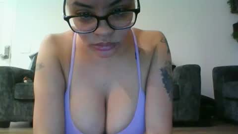 erin2025 online show from 28, 10, 2025