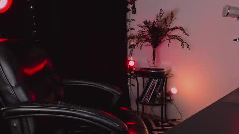 erohaze online show from 28, 2, 2025