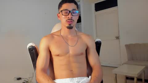 eros_becker_ online show from 8, 5, 2026
