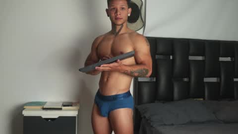 Snapshot of erosscott chatting on 31, 12, 2024 Eros online show from 31, 12, 2024