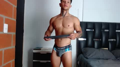 Snapshot of erosscott chatting on 10, 9, 2025 Eros online show from 10, 9, 2025