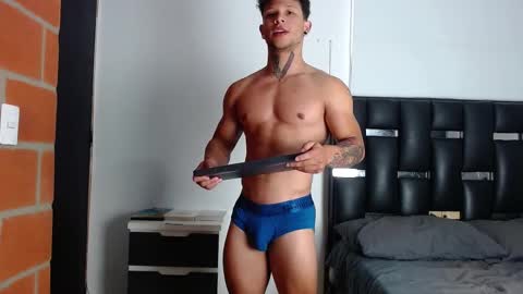 Snapshot of erosscott chatting on 11, 9, 2025 Eros online show from 11, 9, 2025