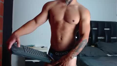 Snapshot of erosscott chatting on 7, 10, 2025 Eros online show from 7, 10, 2025