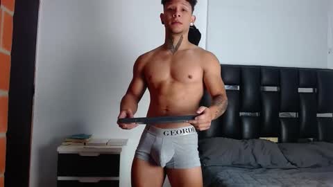 Snapshot of erosscott chatting on 22, 10, 2025 Eros online show from 22, 10, 2025