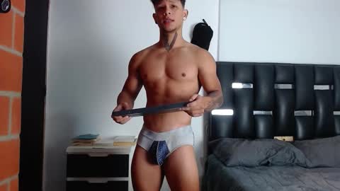 Snapshot of erosscott chatting on 23, 10, 2025 Eros online show from 23, 10, 2025