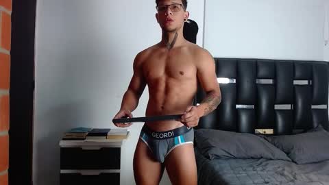 Snapshot of erosscott chatting on 29, 10, 2025 Eros online show from 29, 10, 2025