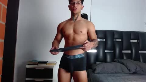 Snapshot of erosscott chatting on 17, 11, 2025 Eros online show from 17, 11, 2025