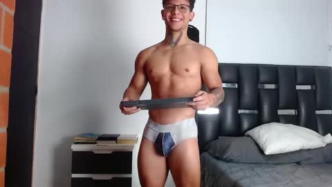 Snapshot of erosscott chatting on 22, 11, 2025 Eros online show from 22, 11, 2025