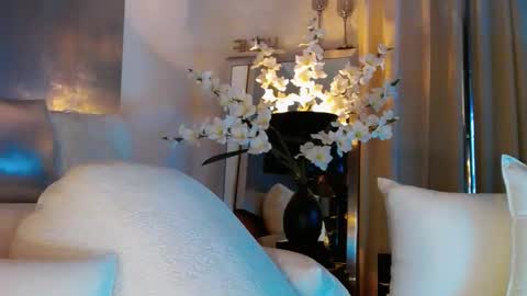 Esther online show from 11, 3, 2025