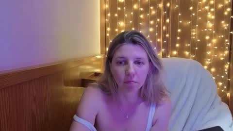 Snapshot of esma347866 chatting on 16, 4, 2026 esma347866 online show from 16, 4, 2026