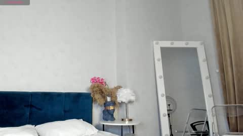 Esme Runn online show from 9, 11, 2025