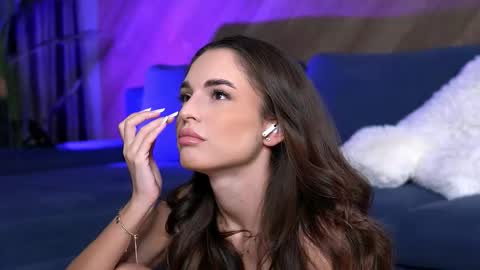 Snapshot of esmeainsley chatting on 26, 9, 2025 Raluca online show from 26, 9, 2025