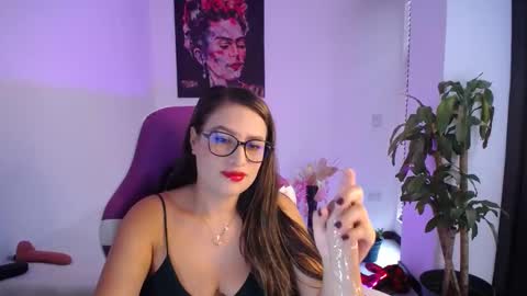 Esmeralda online show from 9, 11, 2025