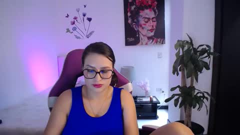 Esmeralda online show from 1, 3, 2026