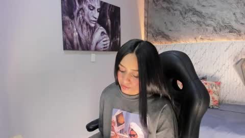 Esmeralda online show from 2, 5, 2026
